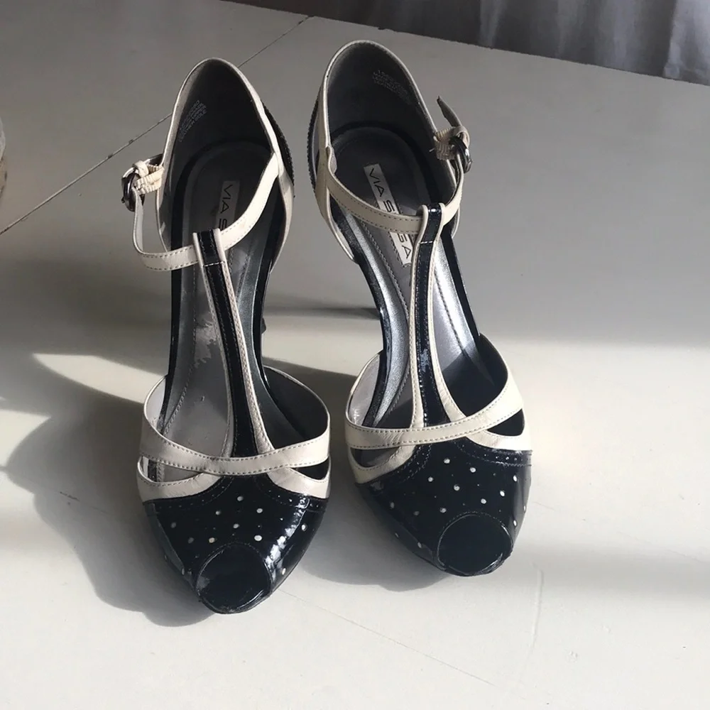 Via Spiga Black and Cream Heels - Picture 1 of 5